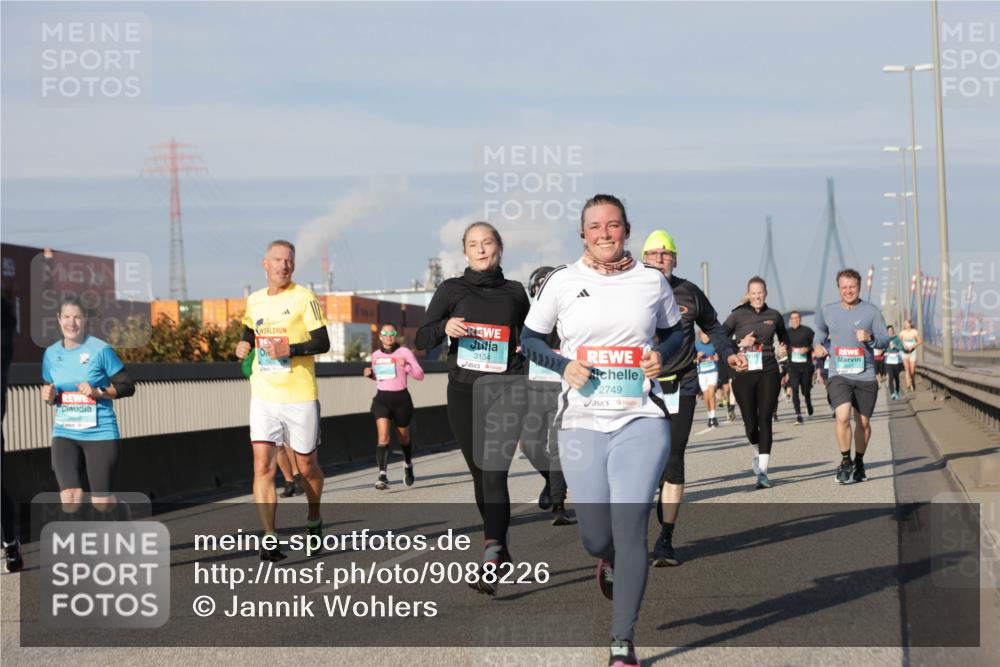 03.10.2025 - Köhlbrandbrückenlauf Jannik Wohlers http://msf.ph/oto/9088226 03.10.2025 09:58:05 Position 3 3134, 2749 meine-sportfotos.de