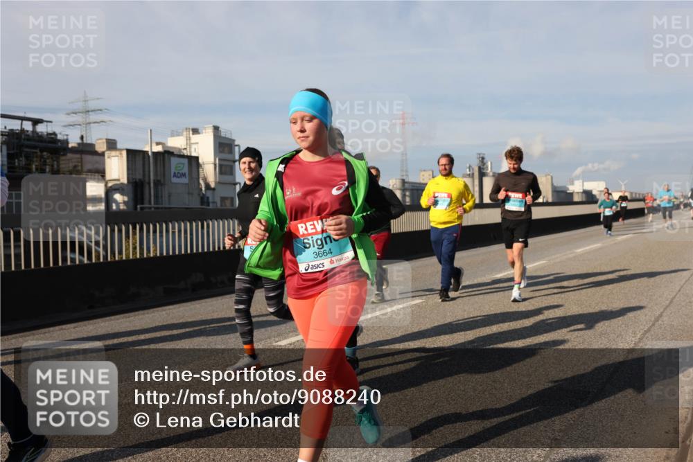 03.10.2025 - Köhlbrandbrückenlauf Lena Gebhardt http://msf.ph/oto/9088240 03.10.2025 10:06:36 Position 2 3664 meine-sportfotos.de