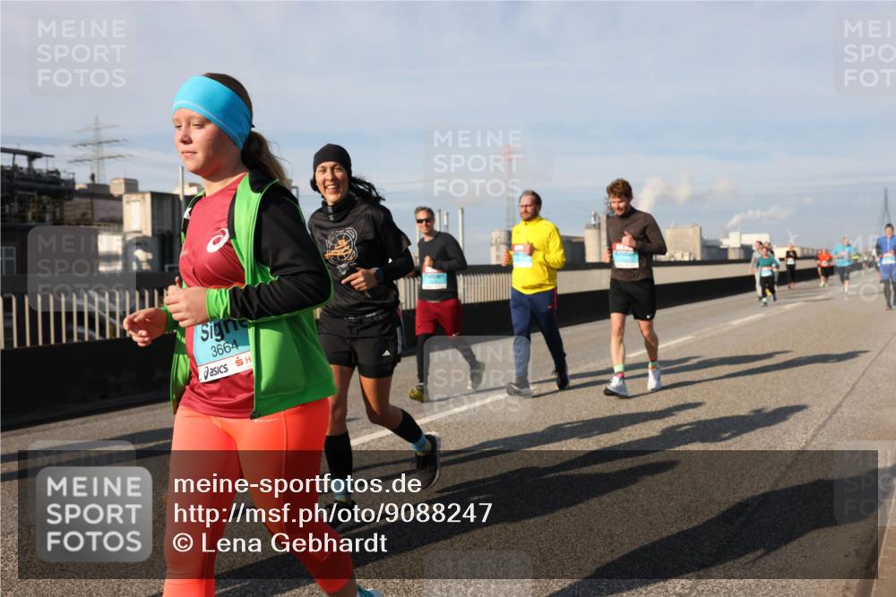 03.10.2025 - Köhlbrandbrückenlauf Lena Gebhardt http://msf.ph/oto/9088247 03.10.2025 10:06:37 Position 2 3664 meine-sportfotos.de
