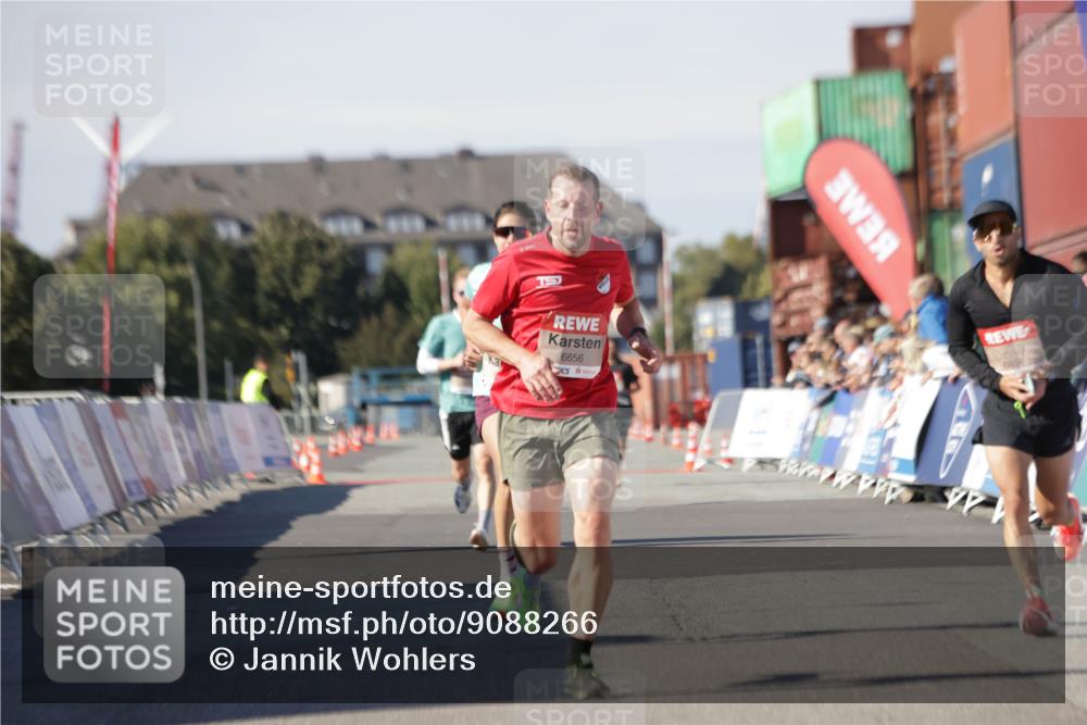 03.10.2025 - Köhlbrandbrückenlauf Jannik Wohlers http://msf.ph/oto/9088266 03.10.2025 12:53:26 Ziel 4029, 4142, 5786, 6241, 6656, 6804 meine-sportfotos.de