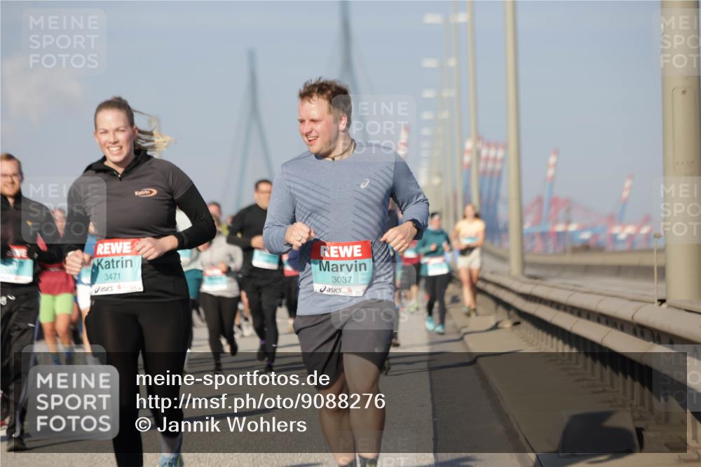 03.10.2025 - Köhlbrandbrückenlauf Jannik Wohlers http://msf.ph/oto/9088276 03.10.2025 09:58:07 Position 3 3471, 3037 meine-sportfotos.de