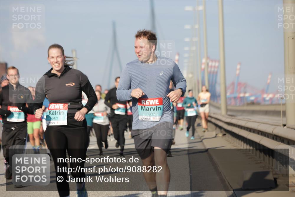 03.10.2025 - Köhlbrandbrückenlauf Jannik Wohlers http://msf.ph/oto/9088282 03.10.2025 09:58:07 Position 3 3471, 3037 meine-sportfotos.de