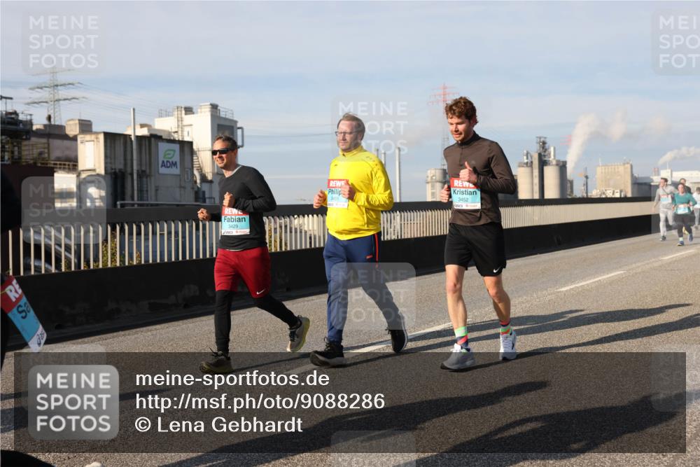 03.10.2025 - Köhlbrandbrückenlauf Lena Gebhardt http://msf.ph/oto/9088286 03.10.2025 10:06:37 Position 2 3429, 3451, 3452 meine-sportfotos.de