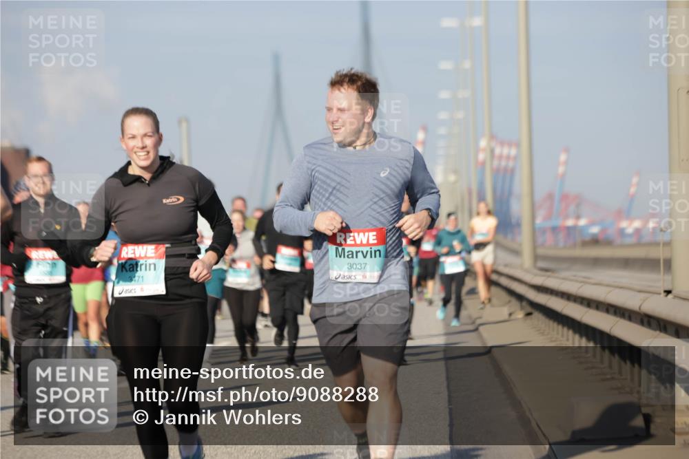 03.10.2025 - Köhlbrandbrückenlauf Jannik Wohlers http://msf.ph/oto/9088288 03.10.2025 09:58:07 Position 3 3471, 3037 meine-sportfotos.de