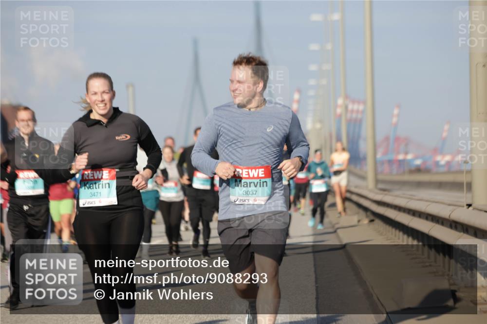 03.10.2025 - Köhlbrandbrückenlauf Jannik Wohlers http://msf.ph/oto/9088293 03.10.2025 09:58:07 Position 3 3471, 3037 meine-sportfotos.de