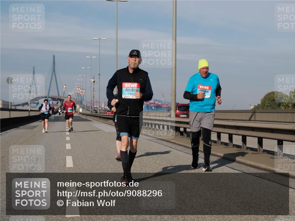 03.10.2025 - Köhlbrandbrückenlauf Fabian Wolf http://msf.ph/oto/9088296 03.10.2025 10:24:07 Position 3 2664 meine-sportfotos.de