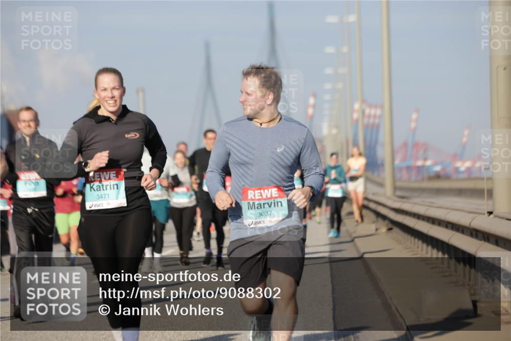 03.10.2025 - Köhlbrandbrückenlauf Jannik Wohlers http://msf.ph/oto/9088302 03.10.2025 09:58:07 Position 3 3471, 3037 meine-sportfotos.de