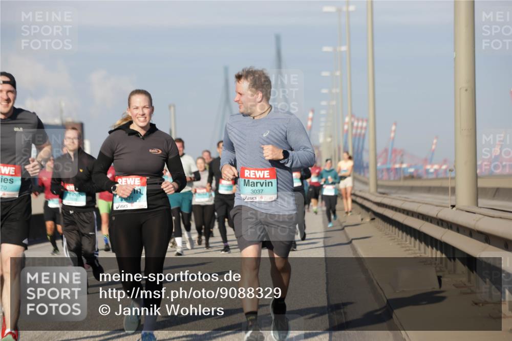 03.10.2025 - Köhlbrandbrückenlauf Jannik Wohlers http://msf.ph/oto/9088329 03.10.2025 09:58:07 Position 3 70, 471, 3037 meine-sportfotos.de