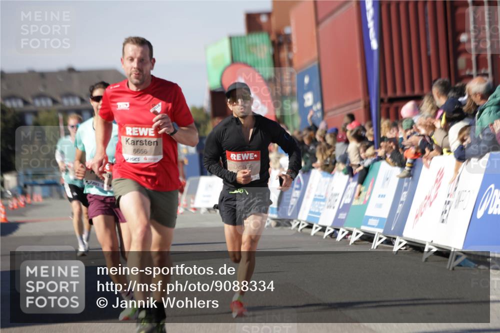 03.10.2025 - Köhlbrandbrückenlauf Jannik Wohlers http://msf.ph/oto/9088334 03.10.2025 12:53:27 Ziel 4029, 4142, 4155, 5786, 6241, 6656, 6804 meine-sportfotos.de