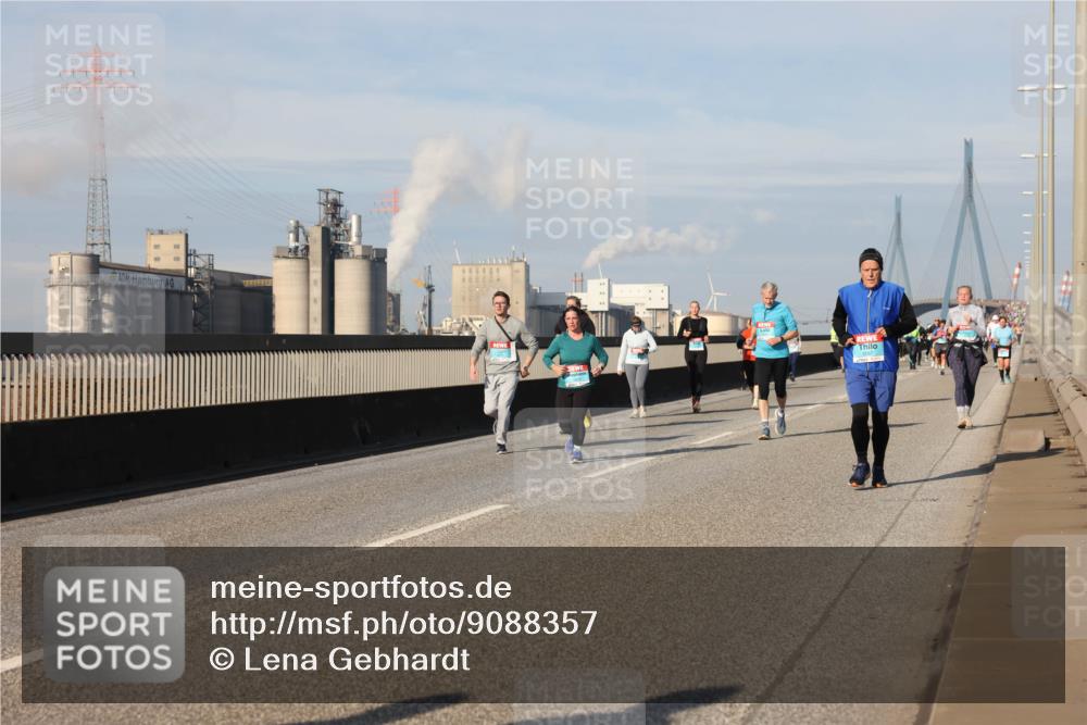 03.10.2025 - Köhlbrandbrückenlauf Lena Gebhardt http://msf.ph/oto/9088357 03.10.2025 10:06:39 Position 2  meine-sportfotos.de