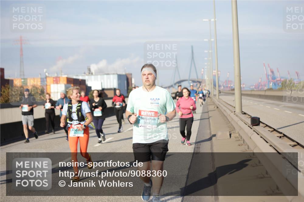 03.10.2025 - Köhlbrandbrückenlauf Jannik Wohlers http://msf.ph/oto/9088360 03.10.2025 10:09:00 Position 3 3161, 2000, 3614 meine-sportfotos.de