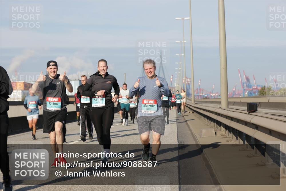 03.10.2025 - Köhlbrandbrückenlauf Jannik Wohlers http://msf.ph/oto/9088387 03.10.2025 09:58:08 Position 3 3470, 3471, 3037 meine-sportfotos.de