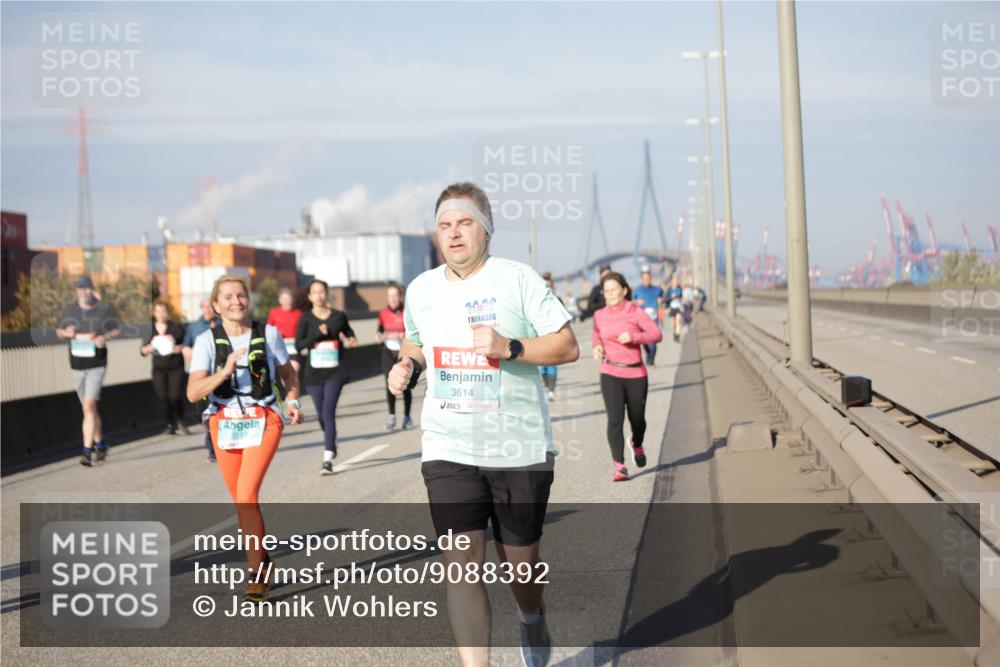 03.10.2025 - Köhlbrandbrückenlauf Jannik Wohlers http://msf.ph/oto/9088392 03.10.2025 10:09:01 Position 3 2020, 3161, 3614 meine-sportfotos.de