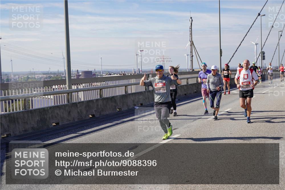 03.10.2025 - Köhlbrandbrückenlauf Michael Burmester http://msf.ph/oto/9088396 03.10.2025 12:44:36 Position 2  meine-sportfotos.de