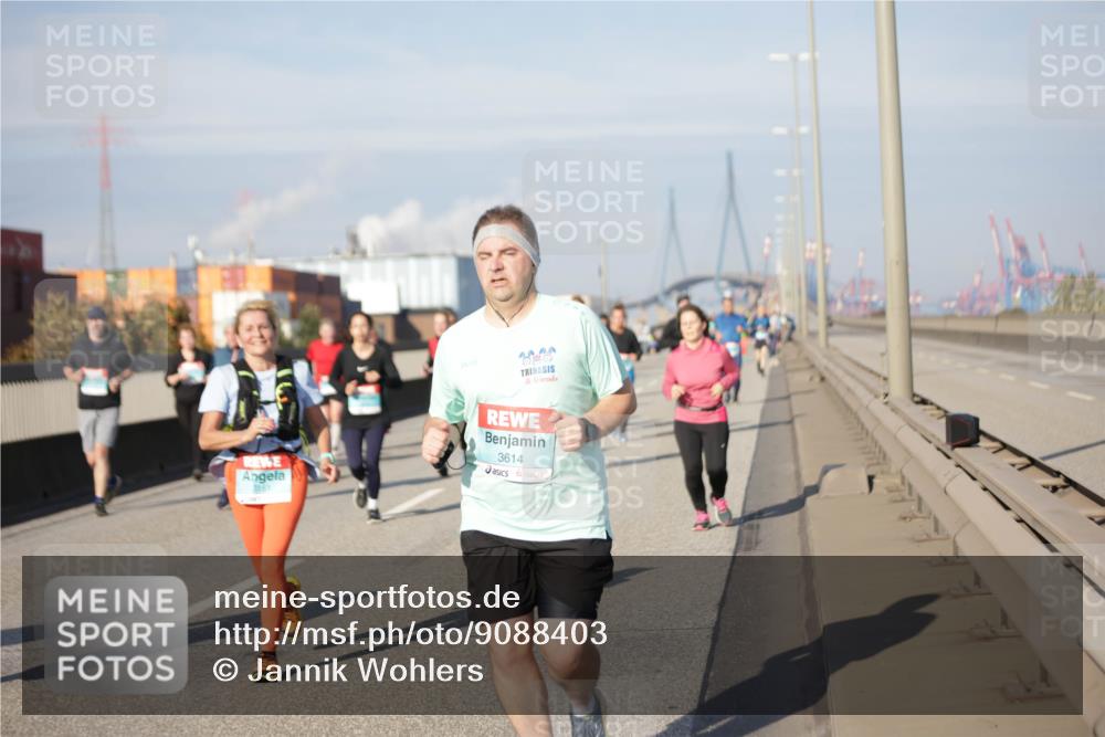 03.10.2025 - Köhlbrandbrückenlauf Jannik Wohlers http://msf.ph/oto/9088403 03.10.2025 10:09:01 Position 3 2828, 3161, 3614 meine-sportfotos.de