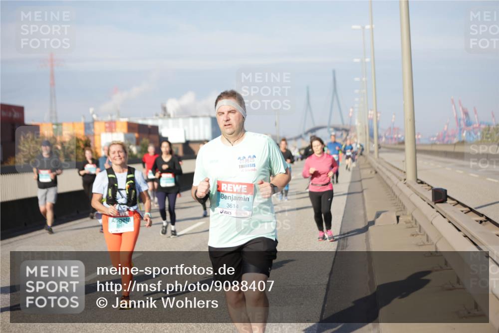 03.10.2025 - Köhlbrandbrückenlauf Jannik Wohlers http://msf.ph/oto/9088407 03.10.2025 10:09:01 Position 3 2020, 3161, 3614 meine-sportfotos.de