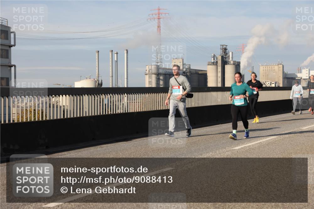 03.10.2025 - Köhlbrandbrückenlauf Lena Gebhardt http://msf.ph/oto/9088413 03.10.2025 10:06:41 Position 2  meine-sportfotos.de