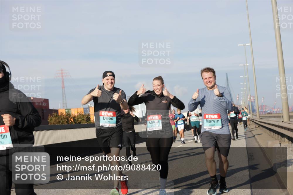 03.10.2025 - Köhlbrandbrückenlauf Jannik Wohlers http://msf.ph/oto/9088420 03.10.2025 09:58:09 Position 3 93, 3470, 3471, 3037 meine-sportfotos.de