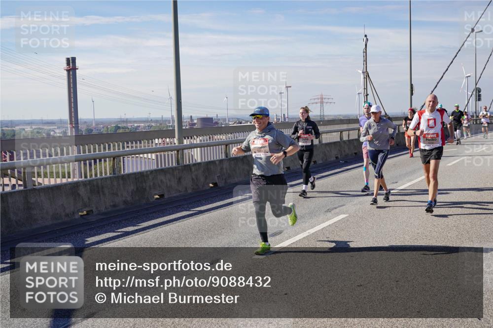 03.10.2025 - Köhlbrandbrückenlauf Michael Burmester http://msf.ph/oto/9088432 03.10.2025 12:44:36 Position 2  meine-sportfotos.de