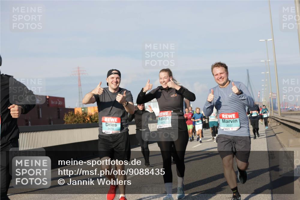 03.10.2025 - Köhlbrandbrückenlauf Jannik Wohlers http://msf.ph/oto/9088435 03.10.2025 09:58:09 Position 3 3470, 3471, 3037 meine-sportfotos.de