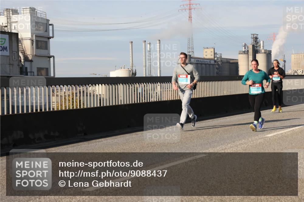 03.10.2025 - Köhlbrandbrückenlauf Lena Gebhardt http://msf.ph/oto/9088437 03.10.2025 10:06:42 Position 2  meine-sportfotos.de