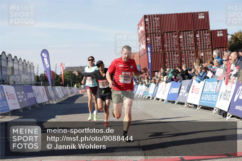03.10.2025 - Köhlbrandbrückenlauf Jannik Wohlers http://msf.ph/oto/9088444 03.10.2025 12:53:28 Ziel 4029, 4142, 4155, 5786, 6241, 6656, 6804 meine-sportfotos.de