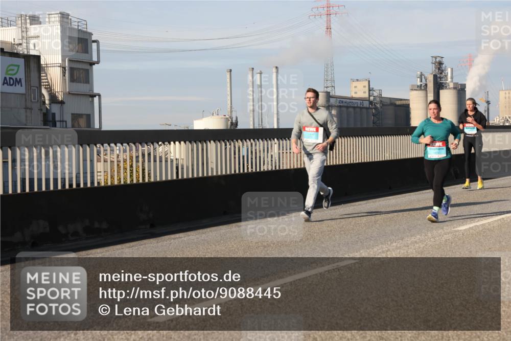 03.10.2025 - Köhlbrandbrückenlauf Lena Gebhardt http://msf.ph/oto/9088445 03.10.2025 10:06:42 Position 2  meine-sportfotos.de