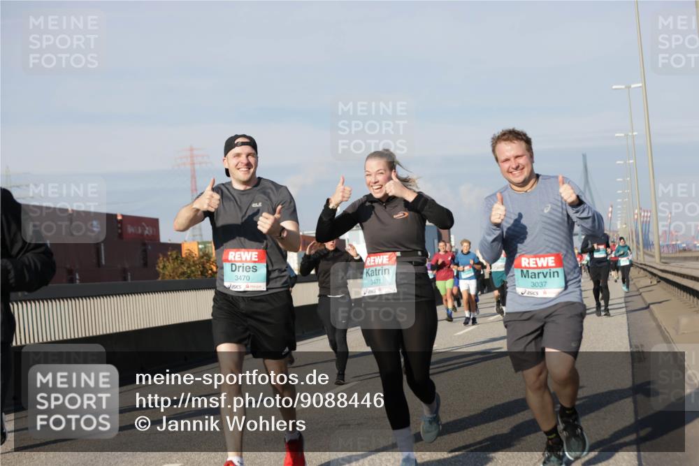 03.10.2025 - Köhlbrandbrückenlauf Jannik Wohlers http://msf.ph/oto/9088446 03.10.2025 09:58:09 Position 3 3470, 3471, 3037 meine-sportfotos.de