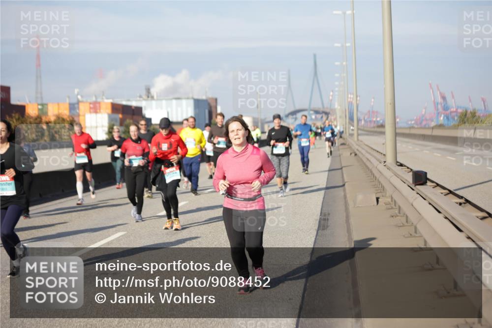03.10.2025 - Köhlbrandbrückenlauf Jannik Wohlers http://msf.ph/oto/9088452 03.10.2025 10:09:03 Position 3 1910 meine-sportfotos.de