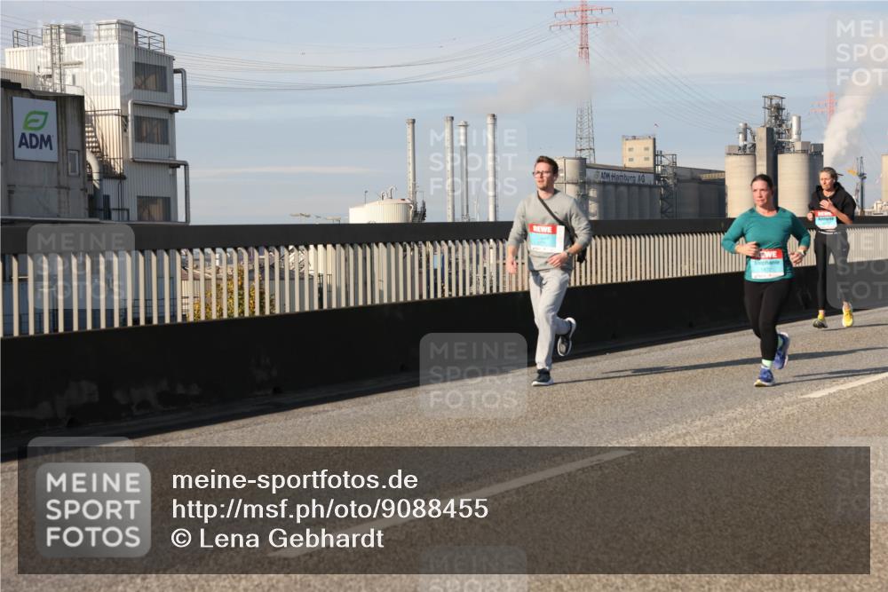 03.10.2025 - Köhlbrandbrückenlauf Lena Gebhardt http://msf.ph/oto/9088455 03.10.2025 10:06:42 Position 2  meine-sportfotos.de