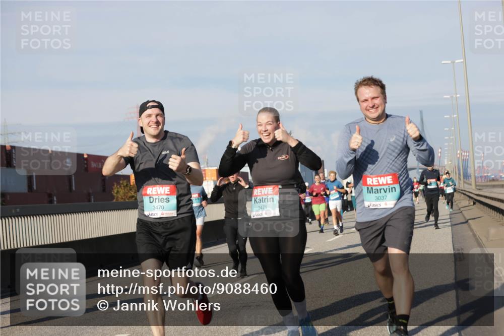 03.10.2025 - Köhlbrandbrückenlauf Jannik Wohlers http://msf.ph/oto/9088460 03.10.2025 09:58:09 Position 3 3470, 3471, 3037 meine-sportfotos.de