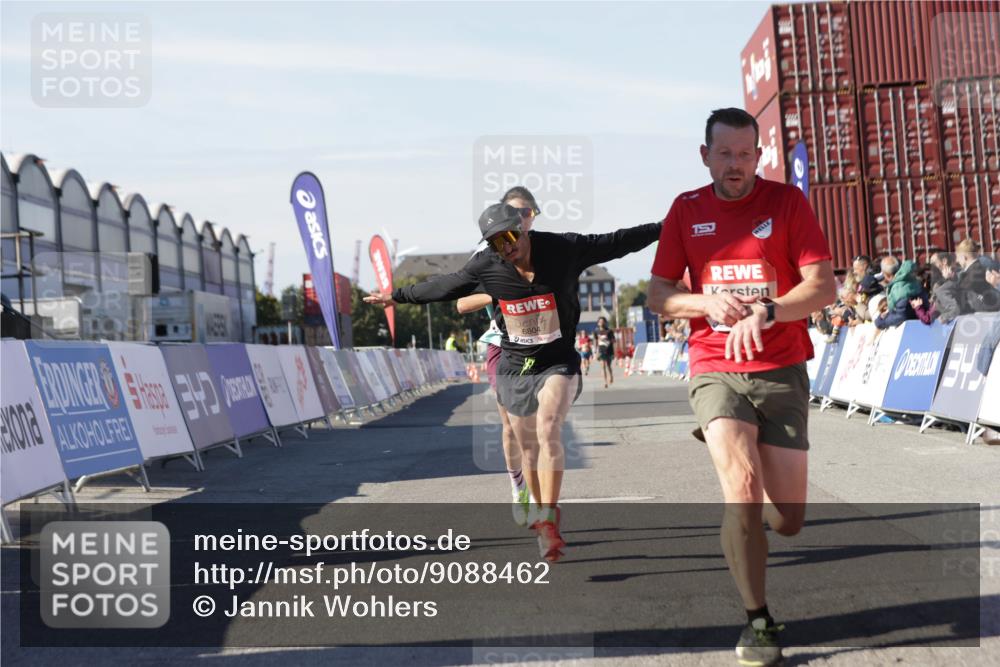 03.10.2025 - Köhlbrandbrückenlauf Jannik Wohlers http://msf.ph/oto/9088462 03.10.2025 12:53:29 Ziel 4029, 4142, 4155, 6241, 6656, 6804 meine-sportfotos.de