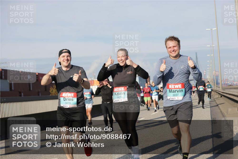 03.10.2025 - Köhlbrandbrückenlauf Jannik Wohlers http://msf.ph/oto/9088467 03.10.2025 09:58:09 Position 3 3470, 3471, 3037 meine-sportfotos.de