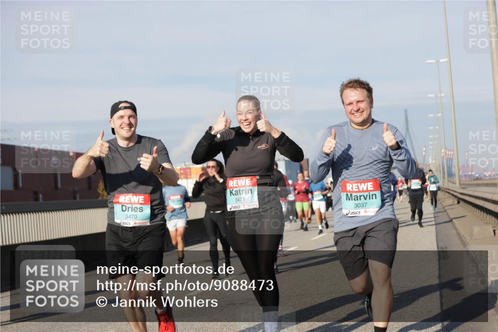 03.10.2025 - Köhlbrandbrückenlauf Jannik Wohlers http://msf.ph/oto/9088473 03.10.2025 09:58:09 Position 3 3470, 3471, 3037 meine-sportfotos.de