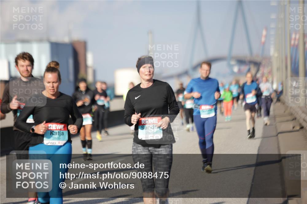 03.10.2025 - Köhlbrandbrückenlauf Jannik Wohlers http://msf.ph/oto/9088475 03.10.2025 10:09:06 Position 3 2869, 2870 meine-sportfotos.de