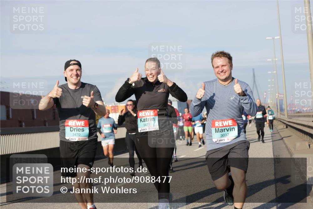 03.10.2025 - Köhlbrandbrückenlauf Jannik Wohlers http://msf.ph/oto/9088477 03.10.2025 09:58:09 Position 3 3470, 3471, 3037 meine-sportfotos.de