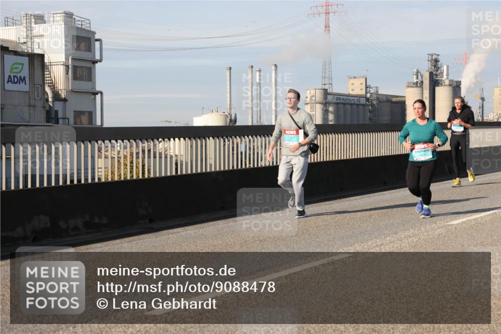 03.10.2025 - Köhlbrandbrückenlauf Lena Gebhardt http://msf.ph/oto/9088478 03.10.2025 10:06:42 Position 2 3771 meine-sportfotos.de