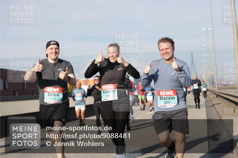 03.10.2025 - Köhlbrandbrückenlauf Jannik Wohlers http://msf.ph/oto/9088481 03.10.2025 09:58:09 Position 3 3470, 3471, 3037 meine-sportfotos.de