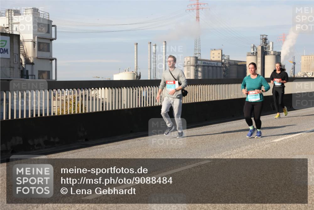 03.10.2025 - Köhlbrandbrückenlauf Lena Gebhardt http://msf.ph/oto/9088484 03.10.2025 10:06:42 Position 2 3771 meine-sportfotos.de