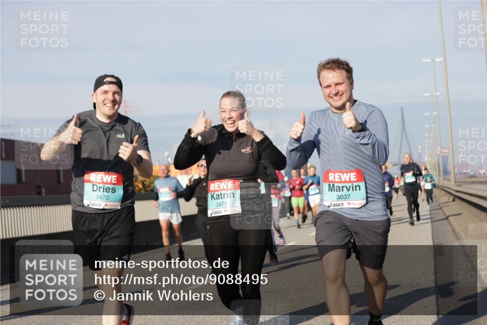 03.10.2025 - Köhlbrandbrückenlauf Jannik Wohlers http://msf.ph/oto/9088495 03.10.2025 09:58:10 Position 3 3470, 3471, 3037 meine-sportfotos.de