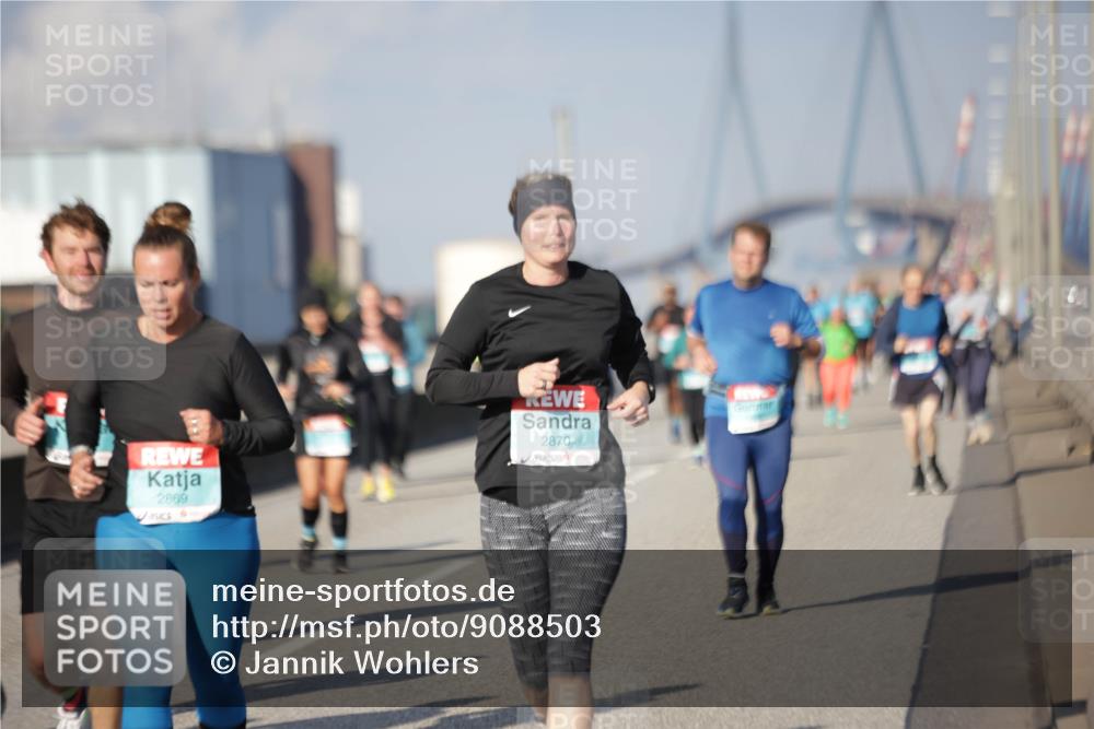 03.10.2025 - Köhlbrandbrückenlauf Jannik Wohlers http://msf.ph/oto/9088503 03.10.2025 10:09:06 Position 3 2869, 2870 meine-sportfotos.de