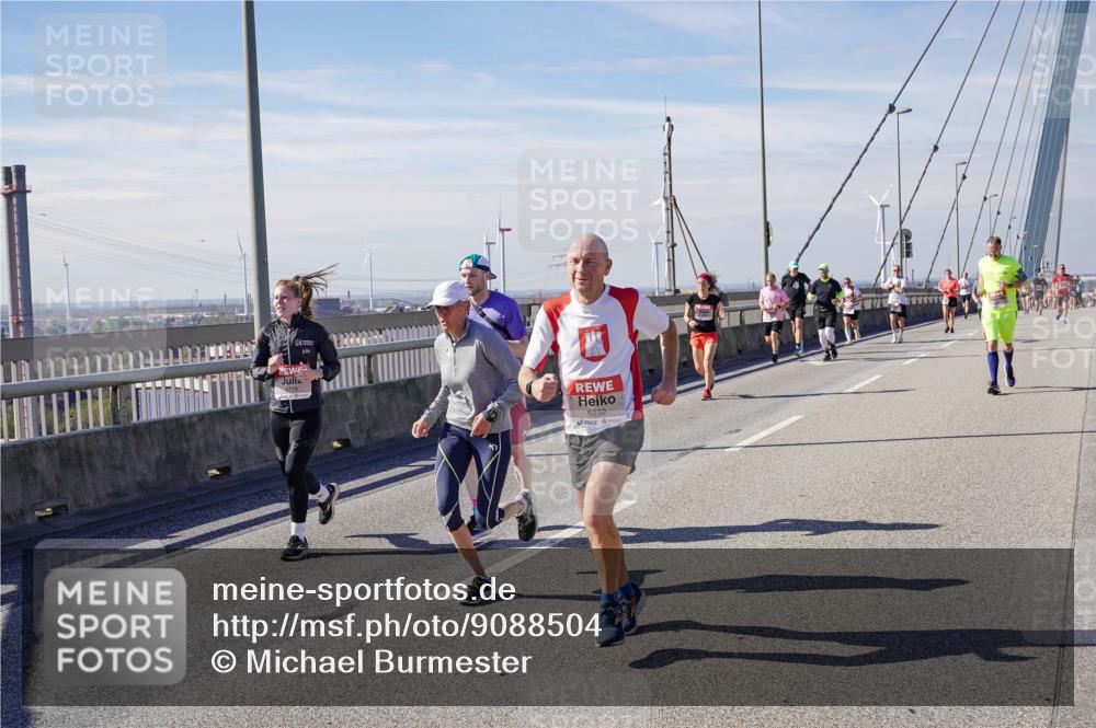 03.10.2025 - Köhlbrandbrückenlauf Michael Burmester http://msf.ph/oto/9088504 03.10.2025 12:44:38 Position 2 6232 meine-sportfotos.de