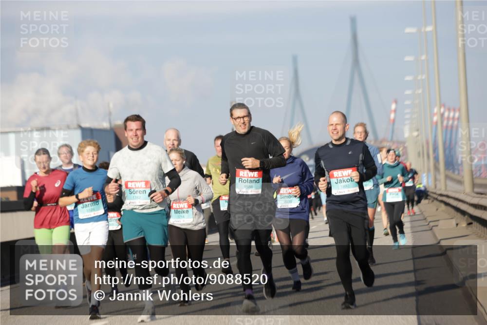 03.10.2025 - Köhlbrandbrückenlauf Jannik Wohlers http://msf.ph/oto/9088520 03.10.2025 09:58:11 Position 3 3126, 1782, 1714, 1588, 2230, 1892 meine-sportfotos.de