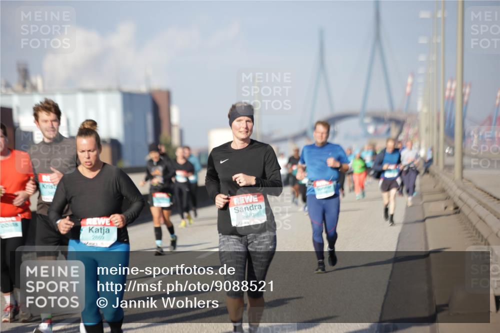 03.10.2025 - Köhlbrandbrückenlauf Jannik Wohlers http://msf.ph/oto/9088521 03.10.2025 10:09:06 Position 3 2869, 2870 meine-sportfotos.de