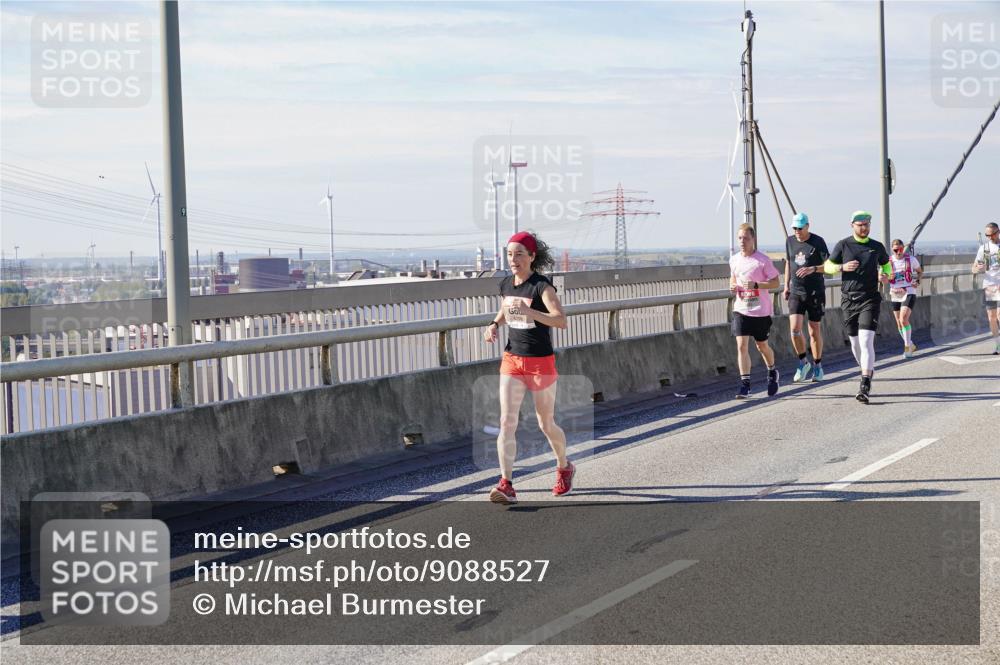 03.10.2025 - Köhlbrandbrückenlauf Michael Burmester http://msf.ph/oto/9088527 03.10.2025 12:44:40 Position 2  meine-sportfotos.de