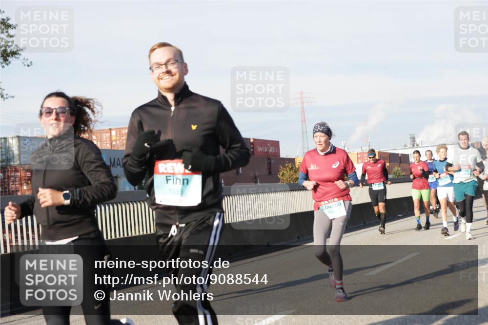 03.10.2025 - Köhlbrandbrückenlauf Jannik Wohlers http://msf.ph/oto/9088544 03.10.2025 09:58:12 Position 3 1535, 1633 meine-sportfotos.de