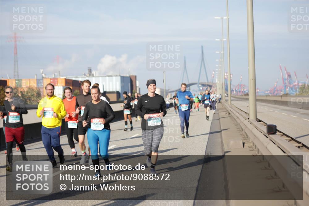 03.10.2025 - Köhlbrandbrückenlauf Jannik Wohlers http://msf.ph/oto/9088572 03.10.2025 10:09:07 Position 3 2870 meine-sportfotos.de