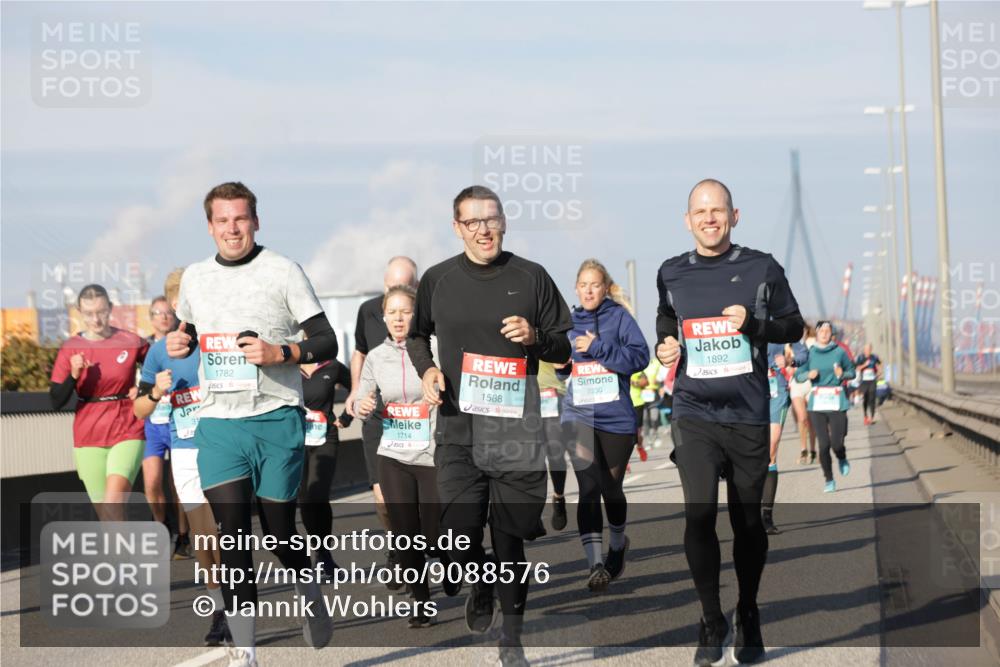 03.10.2025 - Köhlbrandbrückenlauf Jannik Wohlers http://msf.ph/oto/9088576 03.10.2025 09:58:14 Position 3 1782, 2230, 1588, 1714, 1892 meine-sportfotos.de