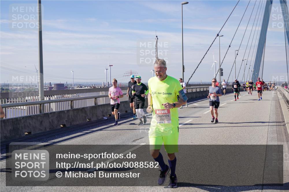 03.10.2025 - Köhlbrandbrückenlauf Michael Burmester http://msf.ph/oto/9088582 03.10.2025 12:44:42 Position 2 5, 4138 meine-sportfotos.de