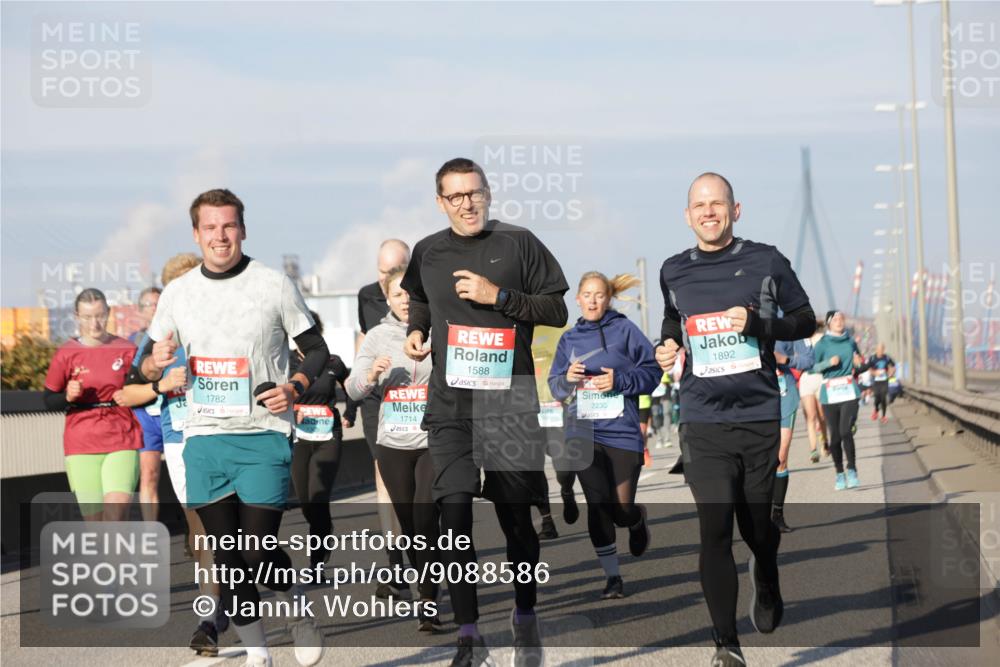 03.10.2025 - Köhlbrandbrückenlauf Jannik Wohlers http://msf.ph/oto/9088586 03.10.2025 09:58:14 Position 3 1782, 1588, 1714, 2230, 1892 meine-sportfotos.de